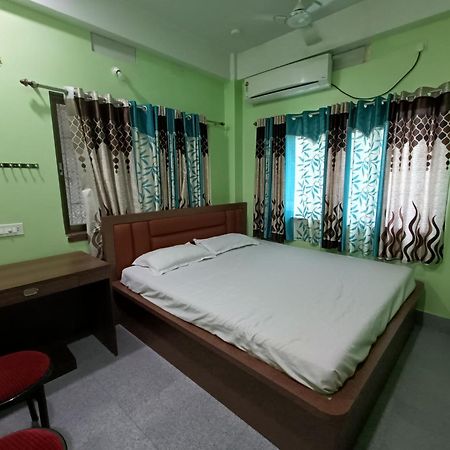 Ujjayanta Homestay Agartala Bagian luar foto