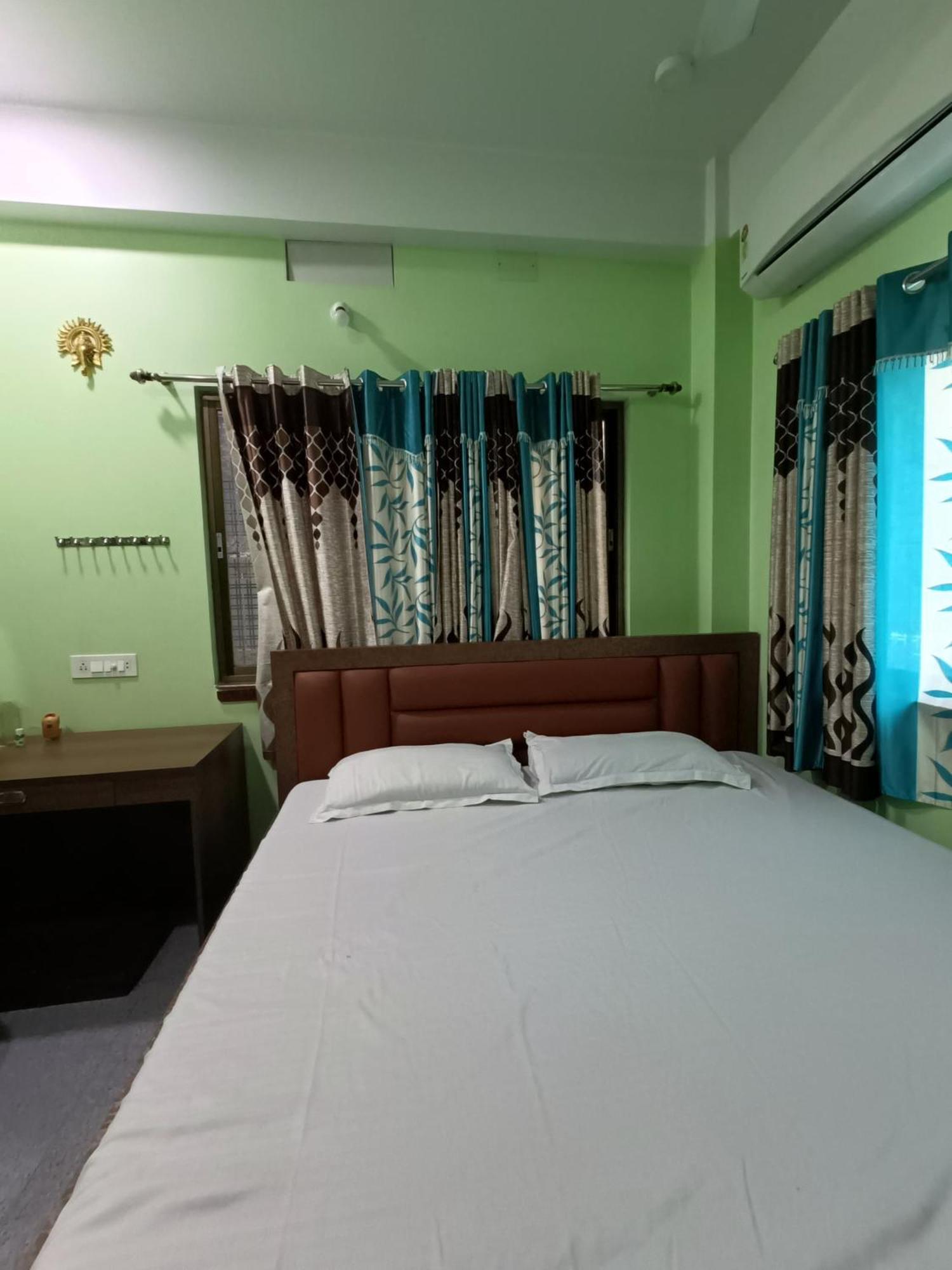Ujjayanta Homestay Agartala Bagian luar foto