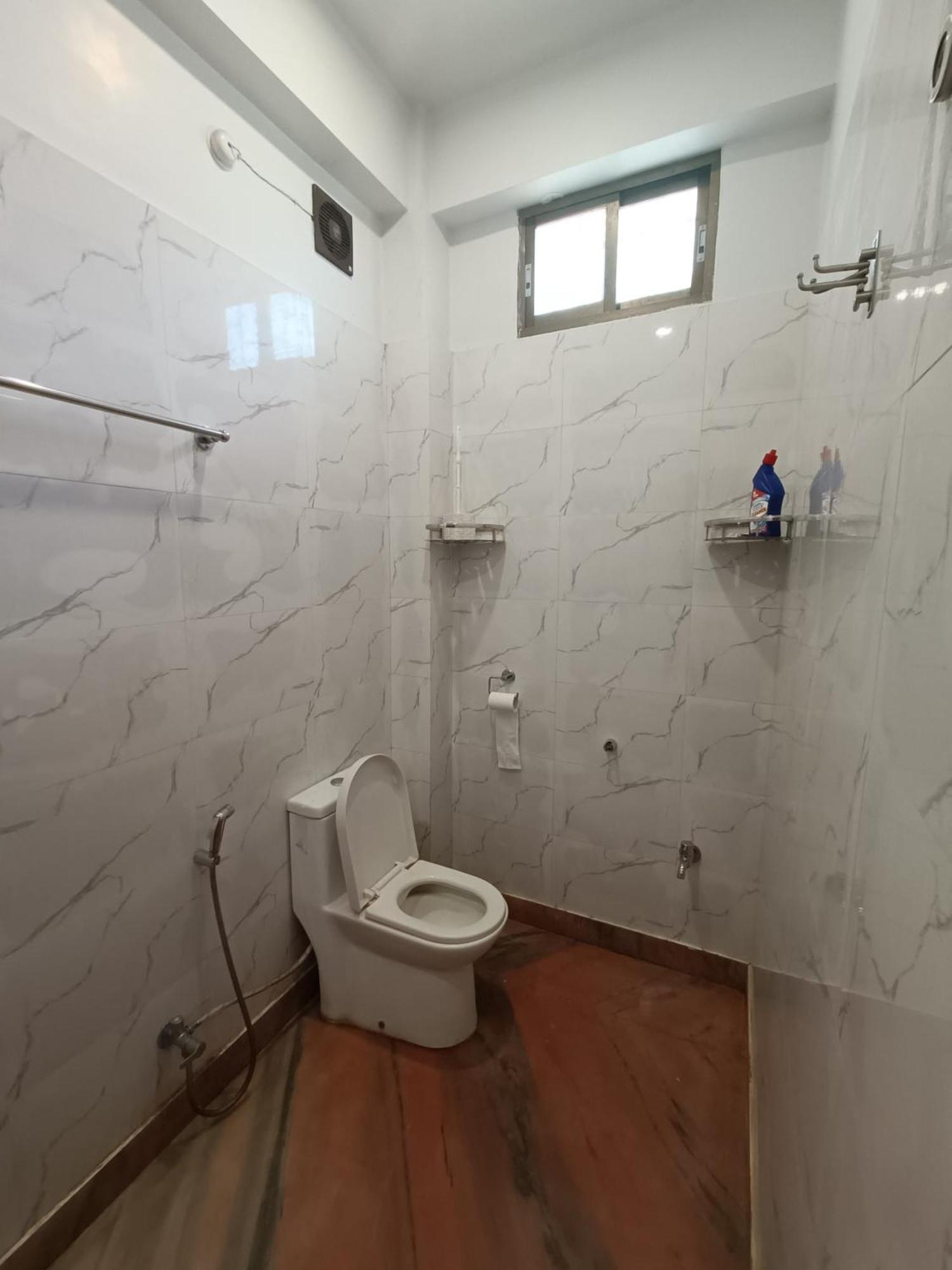Ujjayanta Homestay Agartala Bagian luar foto